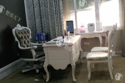 南充华美整形面诊室