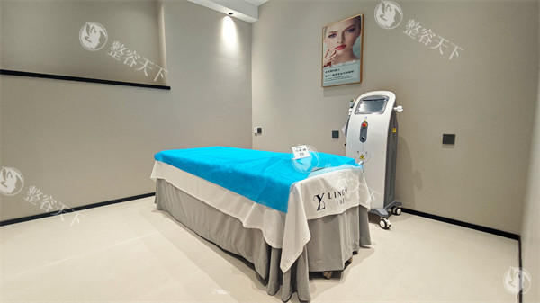 哈尔滨领艺医疗美容2楼治疗室环境展示图