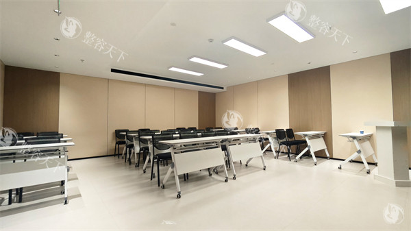 哈尔滨领艺医疗美容负一会议室
