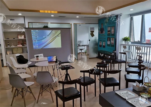 广州铭医荟医疗美容价格表2025年:痤疮698元,水光800起,热玛吉15800-18800元!