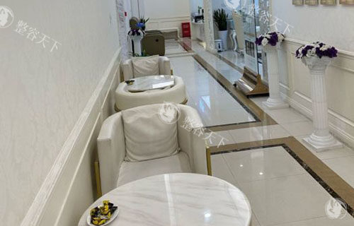 青岛诺美德整形走廊环境图