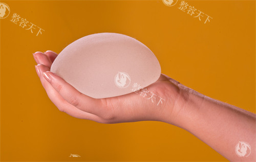 隆胸假体展示图示意