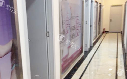 安顺利美康医疗美容走廊环境图