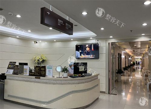 深圳阳光整形 2025 价格表大揭秘：双眼皮1600元起、膨体隆鼻19800 元起、乳晕缩小12800 元起