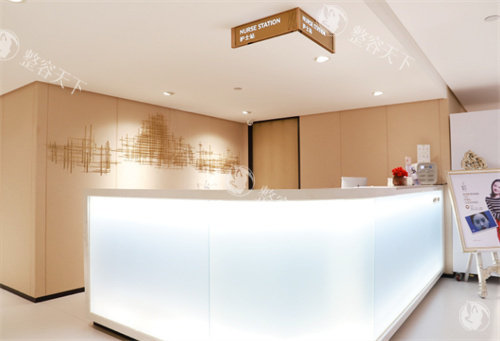 想在广州做假体隆胸？快来了解广东韩妃！杨熙雯、李光琴、余春国等医生技术超棒！