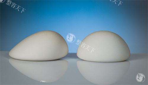 不同类型的隆胸假体