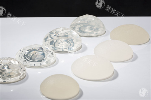 隆胸假体展示图