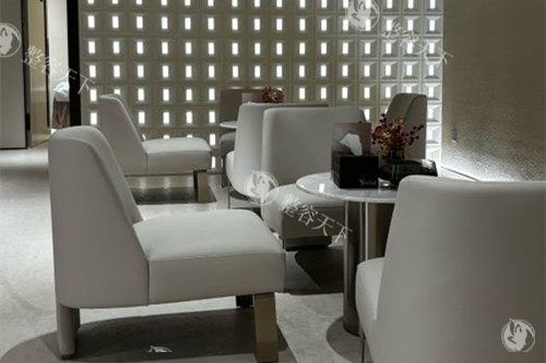 广州艺星整形内部休息等待区环境