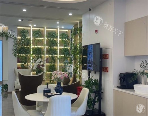 上海科若美医疗美容怎么样?是正规轻医美机构!祛斑/热玛吉/超声炮/注射微整形都是特色! 