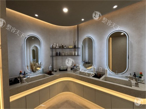 陶瓷医院洗漱区