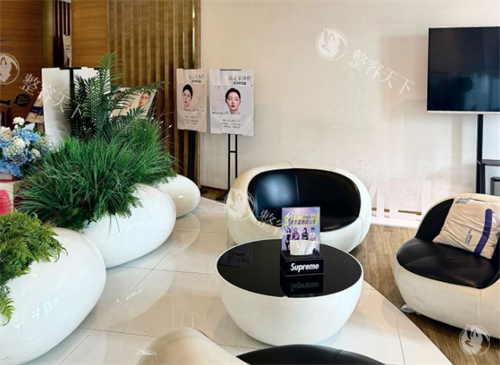 成都素美医疗美容怎么样？武侯区眼鼻精细雕刻标杆|卢元刚领衔|口碑人气双优