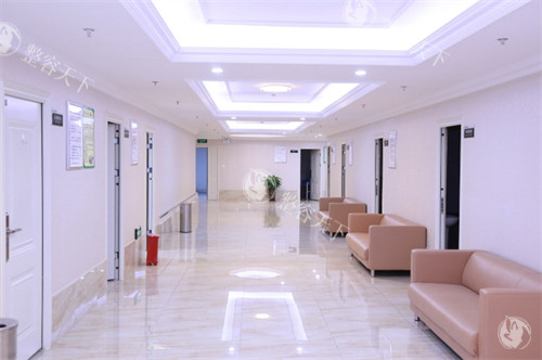 成都友谊医院疤痕科怎么样？综合资质+正规团队|地址锦江上沙河铺街96号|技术强口碑好