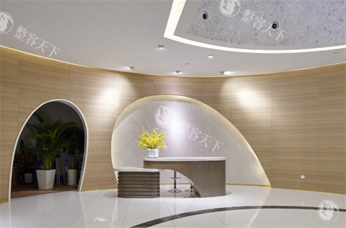 成都李建钢医生电话预约联系方式，获取成都李建钢坐诊医院地址