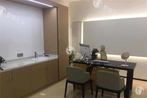 兰州时光激光整形美容的门头