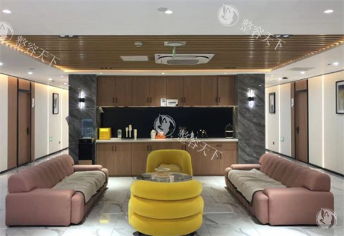 德州天宏医疗美容等候区环境图