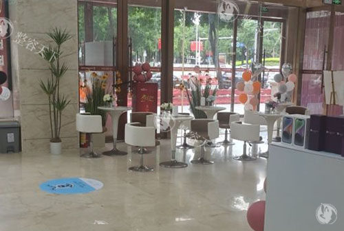 东莞壹加壹整形大厅入口环境图