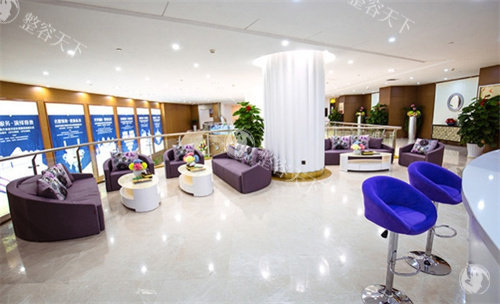 东莞爱思特医疗美容二楼休息区