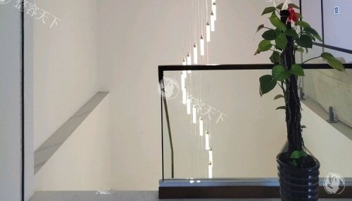 无锡梵伊嘉整形楼梯处示意图