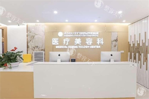 广州新市医院刘彦臣医生吸脂怎么样?他擅长眼鼻胸整形、吸脂、脂肪填充等，速来围观！