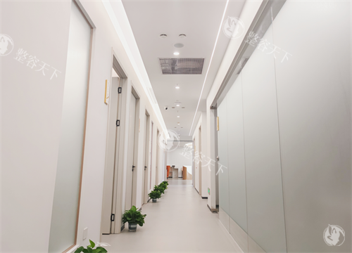 杭州爱琴海医疗美容门诊部走廊