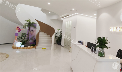 杭州爱琴海医疗美容门诊部楼梯