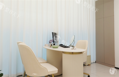 杭州爱琴海医疗美容门诊部就诊室