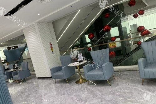 重庆铜雀台整形候诊区域.jpg
